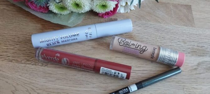 Mix dekorativní kosmetiky – Avon, Alverde, Rival Loves Me a Benefit